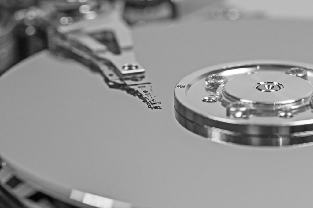 hard drive, detail, reading head-656128.jpg